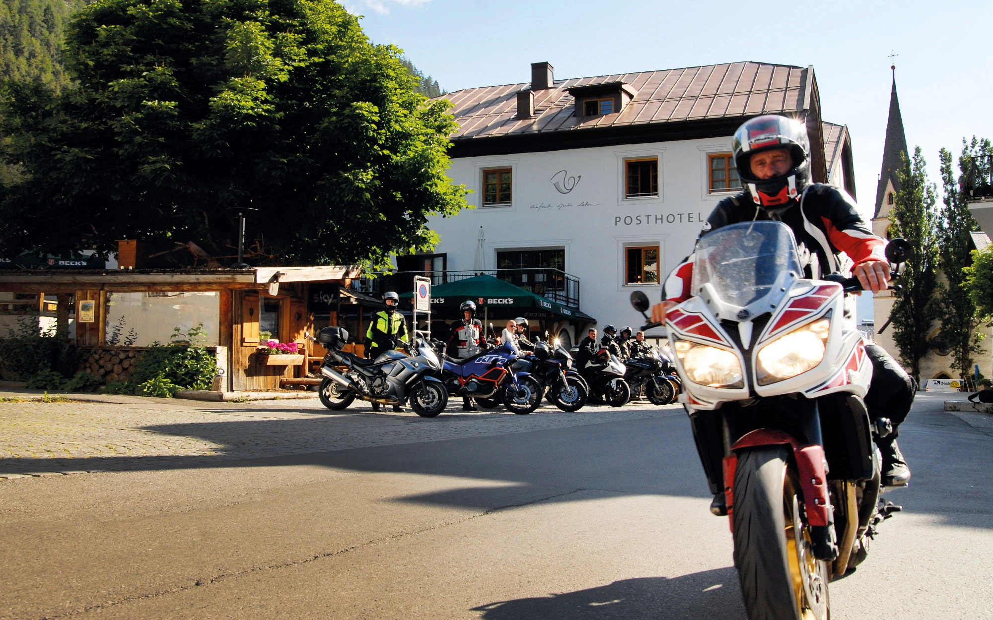Motorradtouren starten direkt beim Posthotel Pfunds | 